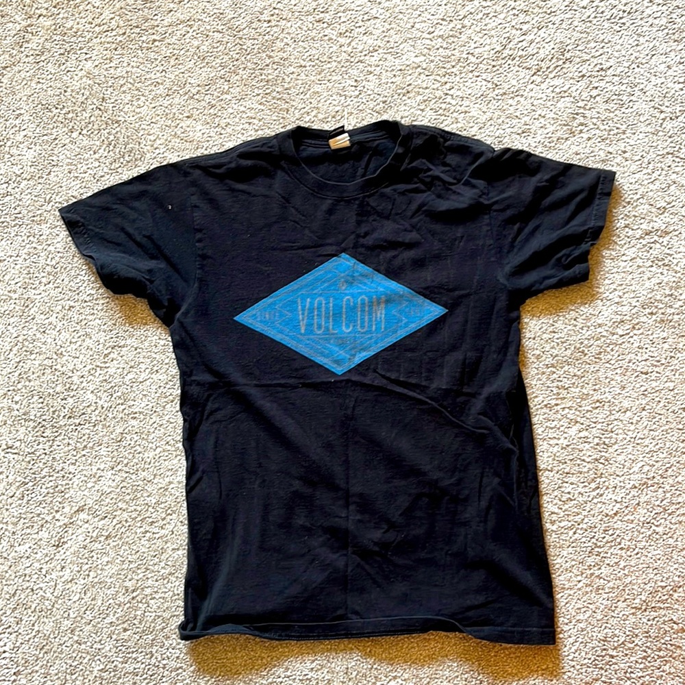 Volcom T shirts, men’s S